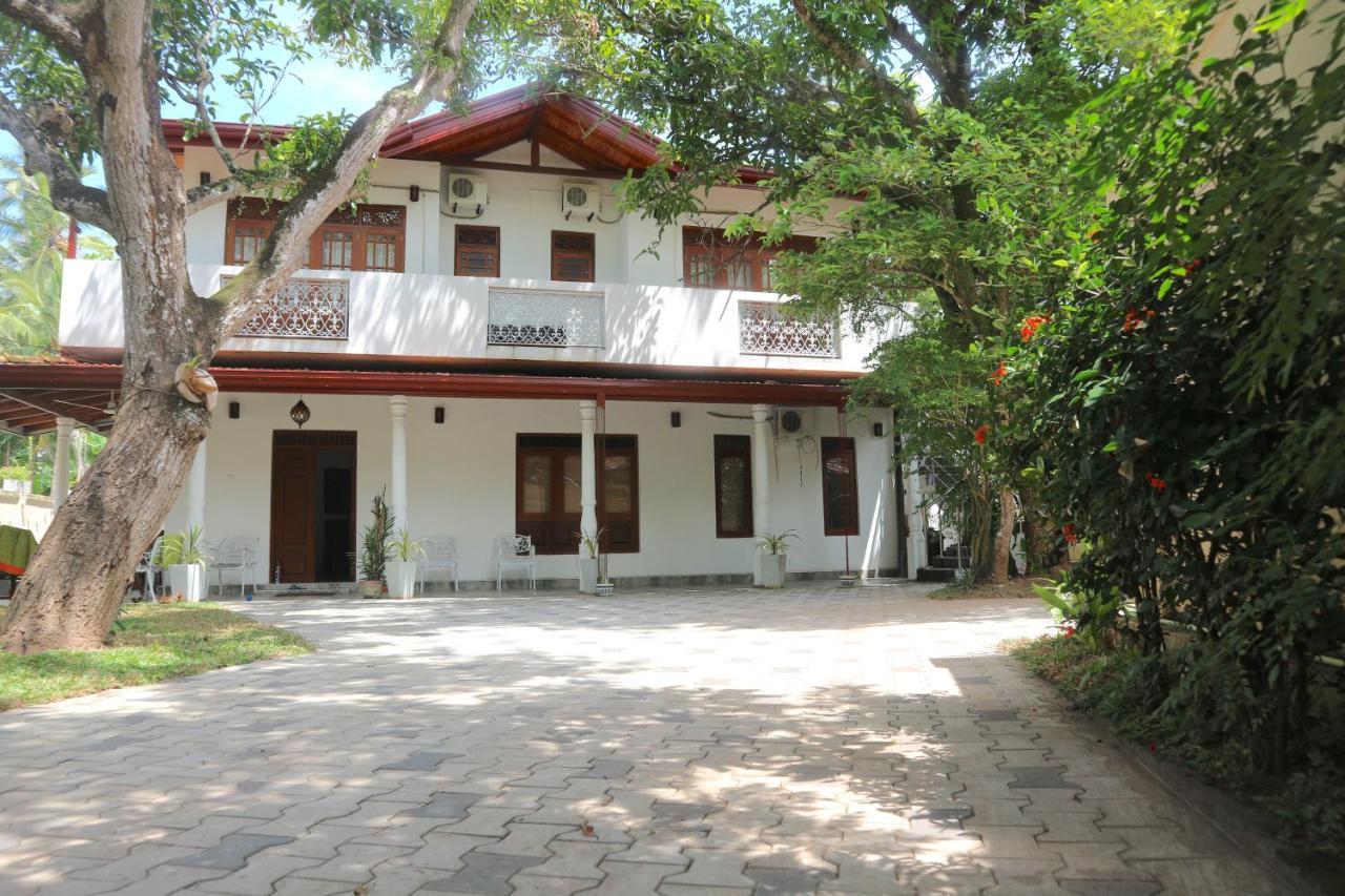 贝鲁沃勒Mango Tree House住宿加早餐旅馆 外观 照片